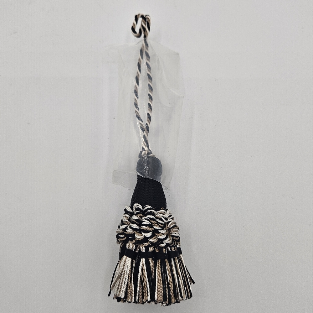 Conso Decorative Tassel- Furniture, Lamp, & Armoire Ornament key